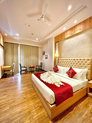 低過敏寢具、迷你吧、書桌、免費無線上網