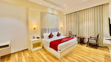 Deluxe Double or Twin Room, Balcony, City View | Hypo-allergenic bedding, minibar, desk, free WiFi