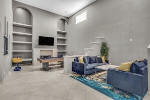 TV, fireplace, ping pong, stereo
