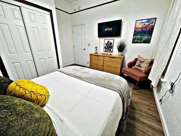 2 bedrooms, iron/ironing board, WiFi, bed sheets