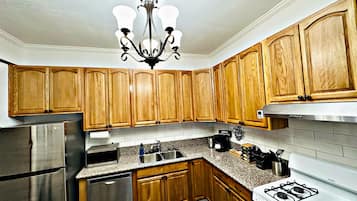 Microones, forn, placa de cuina i rentaplats