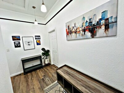 Deluxe 2BD/1.5BA Heart of Downtown Sacramento