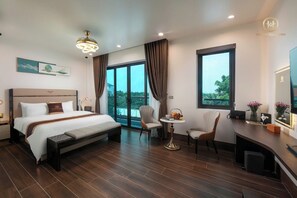 Minibar, desk, laptop workspace, free WiFi - Heaven Onsen (Thanh Thuy)