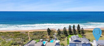 The Castle - Pet Friendly - Absolute Beachfront