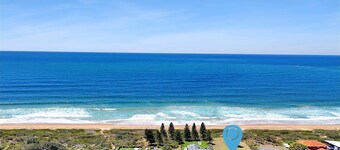 The Castle - Pet Friendly - Absolute Beachfront