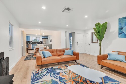 Tropicana Desert-5 Bdm x 3 Bth 6 Kng Beds, Free Spa Heat
