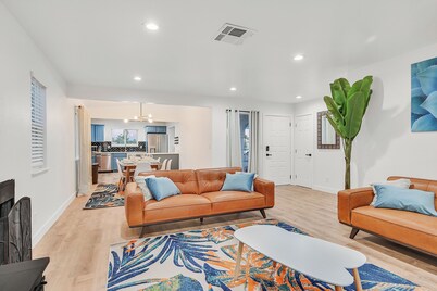 Tropicana Desert-5 Bdm x 3 Bth 6 Kng Beds, Free Spa Heat
