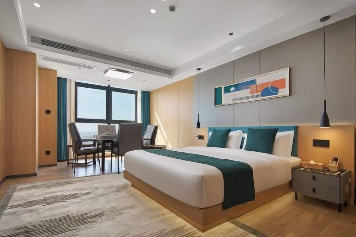 Premium bedding, Select Comfort beds, desk, laptop workspace