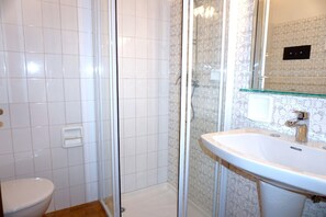 Apartment | Bathroom