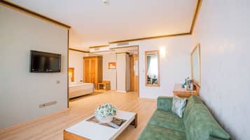 Triple Room | Egyptian cotton sheets, premium bedding, minibar, in-room safe