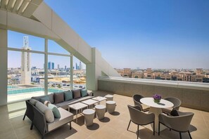 تناول الطعام بالخارج