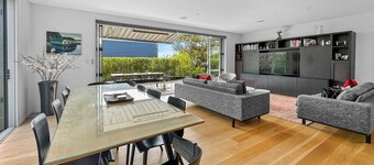 Orakei Oasis l Quality 3 Bed House inc. Views