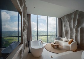 Luxury Room, Valley View | Egyptian cotton sheets, premium bedding, free minibar