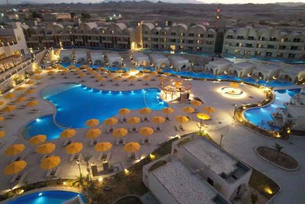 حمام سباحة