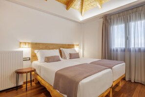 3 bedrooms, in-room safe, iron/ironing board, travel crib