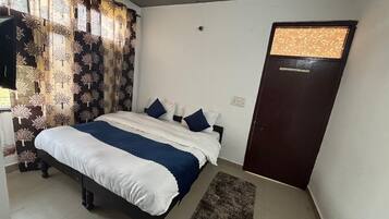 Laptop workspace, free WiFi