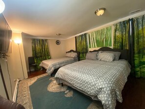 4 bedrooms, iron/ironing board, WiFi, bed sheets