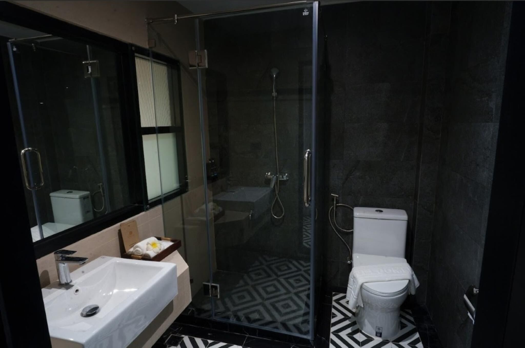 Bathtub, free toiletries, hair dryer, bathrobes