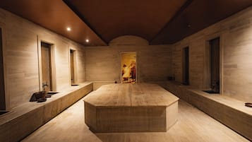 Salas de tratamiento para parejas y baño turco o hammam