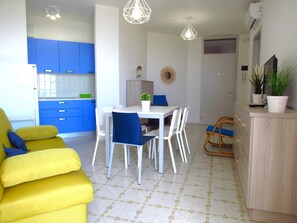 Apartment | Private kitchen - Apartment in Caorle Near Beach & Pool (Caorle)