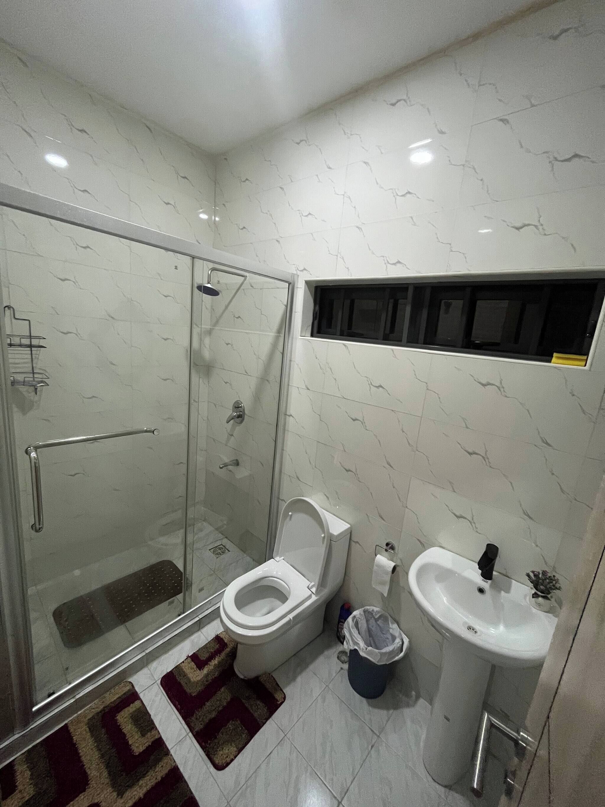 Apartment, 3 Bedrooms, Balcony | Bathroom | Toilet paper