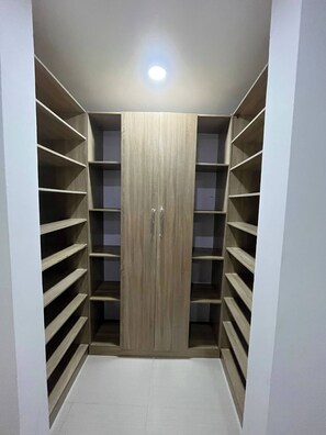 Apartment, 3 Bedrooms, Balcony | Interior