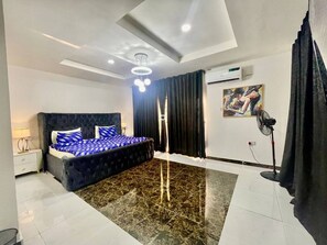 อพาร์ทเมนท์, 3 ห้องนอน, ระเบียง | 3 ห้องนอน