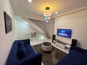 Apartment, 3 Bedrooms, Balcony | Living room