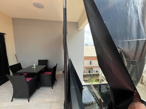 Apartamento, 3 habitaciones, balcón | Zona de estar