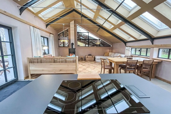 Bois, Design Intérieur, Sol, Plafond, Sol, Cuisine, Meubles, Éclairage, Luminaire, Parquet