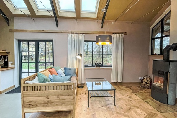 Möbel, Interior Design, Flooring, Fussboden, Holz, Decke, Holzboden, Zimmer, Beleuchtung, Zuhause