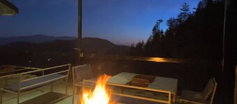 Small Victories Mountain Stay