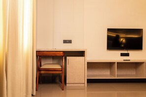 Deluxe Double Room, City View