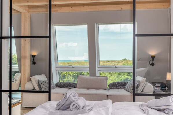 3 Schlafzimmer, Schreibtisch, Bügeleisen/Bügelbrett, Reisekinderbett