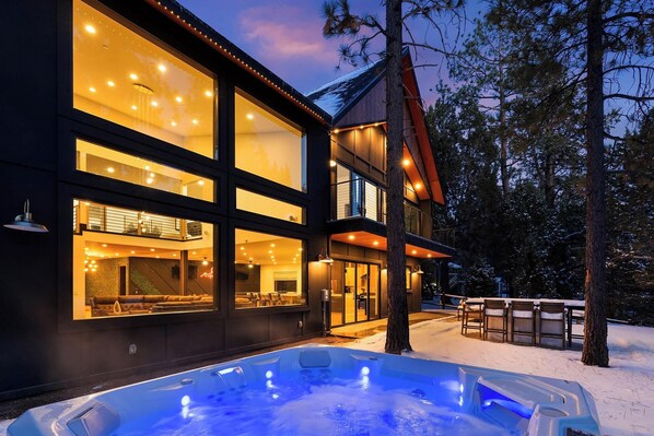 Bañera de hidromasaje exterior