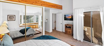 Slopeside Chalet By Destination Big Bear:Ski In Ski Out Condo at Bear Mountain Ski Resort! Seasonal Community Spa, Pickleball and Basketball Court!