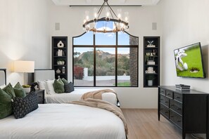 6 bedrooms, desk, iron/ironing board, travel crib - $5M PV Estate|Casita|Camelback View|Sleeps 16 (Paradise Valley)