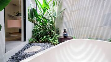 Villa | Bathroom