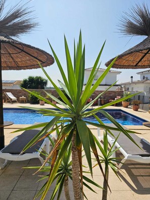 Pool - Spacious villa in a quiet area with pleasant pool area (L escala)
