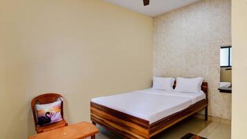 Classic Double Room, City View | Free WiFi, bed sheets