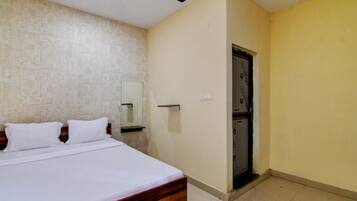 Classic Double Room, City View | Free WiFi, bed sheets