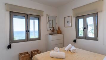 1 slaapkamer, een strijkplank/strijkijzer, gratis wifi, beddengoed