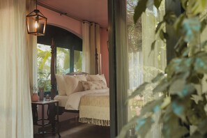 Mandovi Rooms