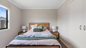 4 bedrooms, WiFi, bed sheets