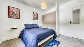 2 slaapkamers, een strijkplank/strijkijzer, reisbedje, wifi