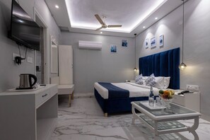 Superior Double Room | Desk, laptop workspace, iron/ironing board, free WiFi - Hotel Downtown (Chandigarh)