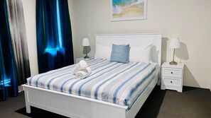 4 多间卧室、旅行婴儿床、免费 WiFi、床单