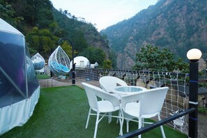 Luxury Single Room, Hill View | Balcony view