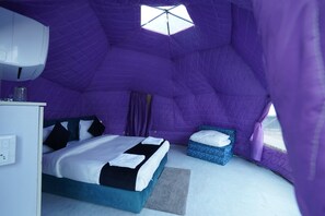 Luxury Single Room, Hill View | Blackout drapes, free WiFi