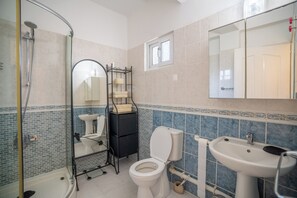 Villa, 3 Yatak Odası, Kişiye Özel Havuzlu, Bahçe Manzaralı | Banyo